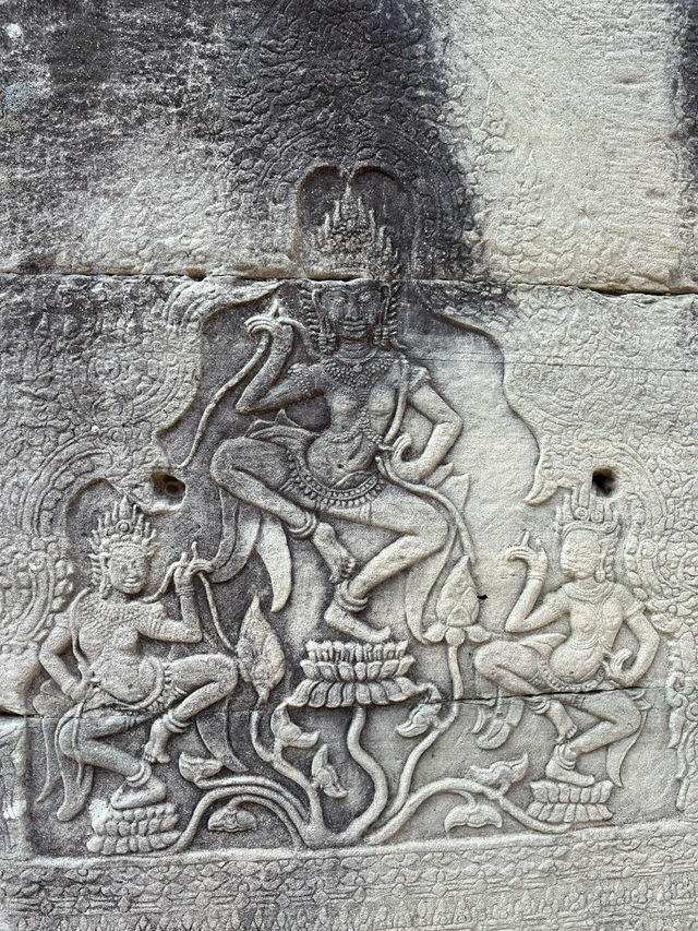 900年の時を超えて立つ、神々の寺院