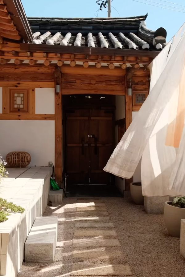 Wandering West of Gyeongbokgung: Seochon’s Quiet Charm 🌿🏯