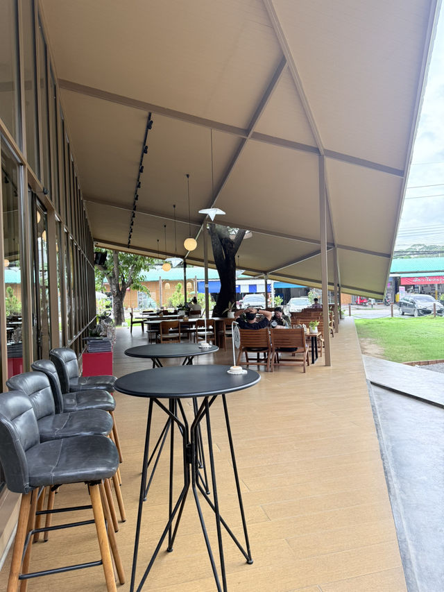 📍Living a dream cafe & playground ที่นี่สวยมากกกก