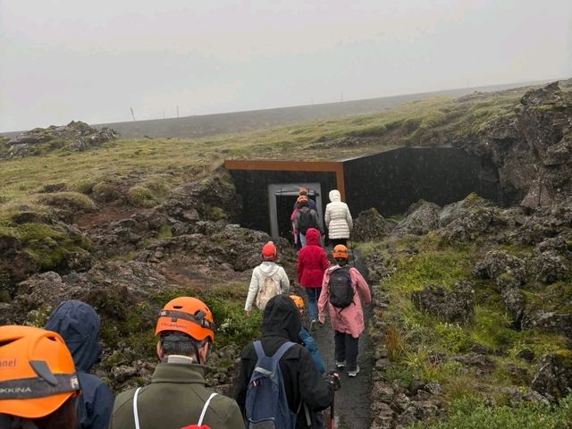 冰島 | The Lava Tunnel 探索壯闊的熔岩隧道：Raufarhólshellir