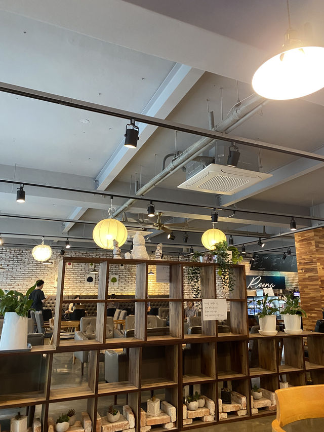 수영역 근처 숨은 감성 카페, 리노