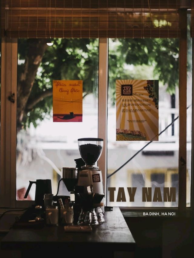 TAY NAM Café