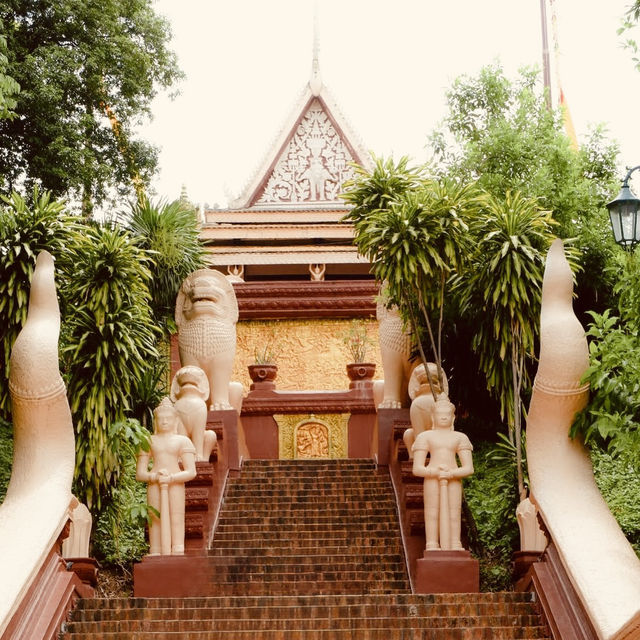 🌿 "Birthplace of Phnom Penh: The Legendary Wat Phnom"