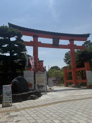 A relaxing space where you can enjoy both the shrine and the garden ✨ [Hakusan Shrine and Hakusan Park] A stroll to experience the four seasons in the heart of Niigata