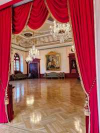 Exploring the House of the Blackheads