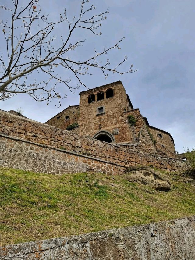 Timeless Beauty and Dramatic Views in Civita di Bagnoregio