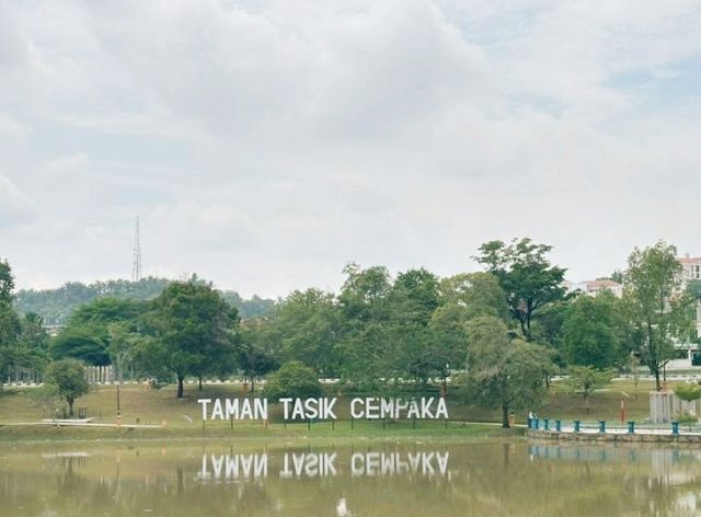 Taman Tasik Cempaka – Bangi’s Lakeside Charm 🌸