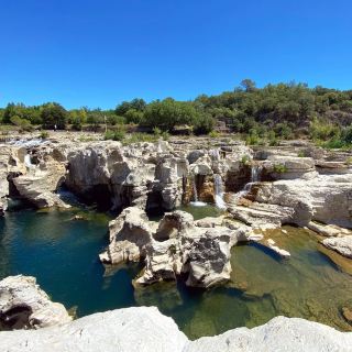 Mengunjungi Air Terjun Menakjubkan Cascades du Sautadet