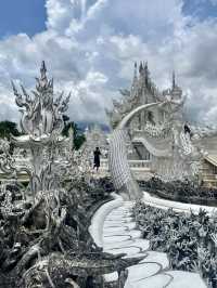 【チェンライ】必ず訪れて！圧巻の白いお寺 ワット・ロンクン