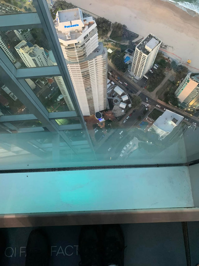 SkyPoint 觀景台：高空視野下的黃金海岸 ✨