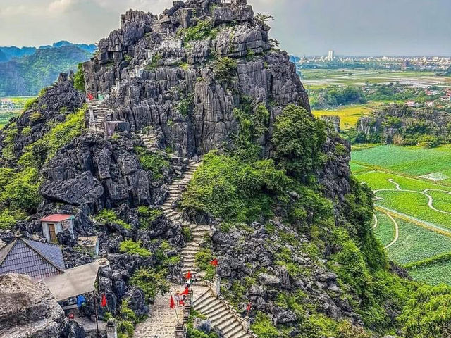 🌿 1 Day in Ninh Binh – The “Halong Bay on Land” Adventure 🚣‍♀️✨