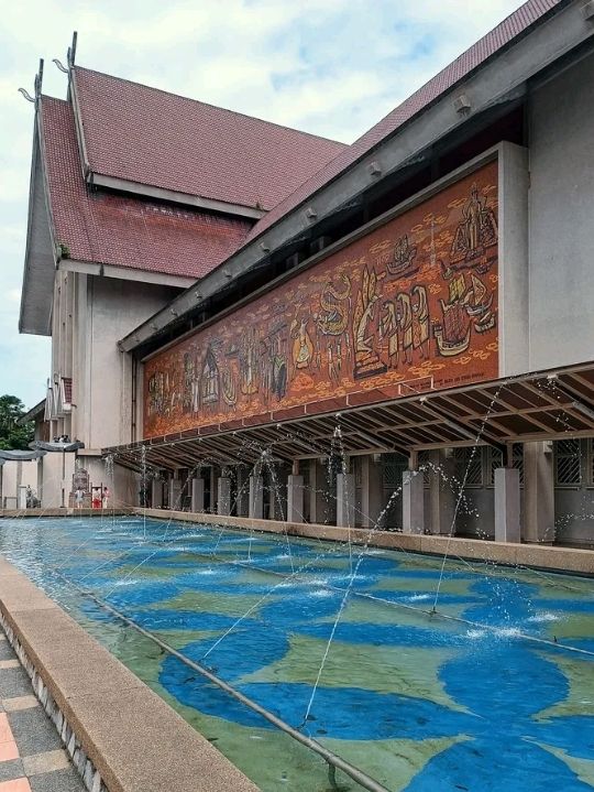 *National Museum* (Muzium Negara) is Malaysia’s main museum, located in *Kuala Lumpur*, near the Perdana Botanical Gardens and KL Sentral station.