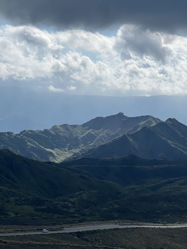 🌋 “지구의 심장을 눈앞에서 보다 – 아소산 나카다케 화구”