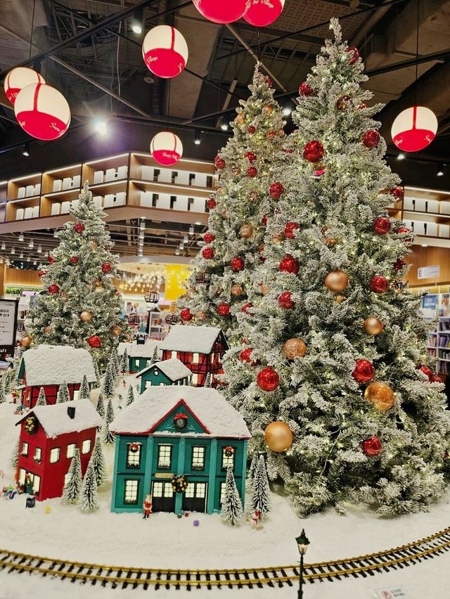 예쁜 산타마을이 반겨주는곳!🎄 스타필드마켓 죽전🎆
