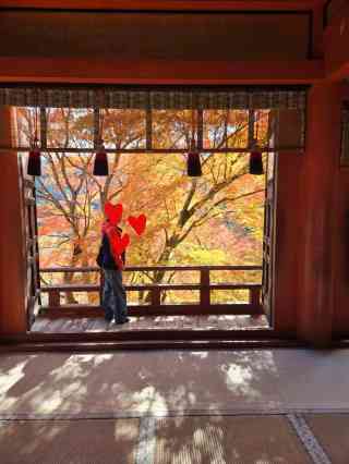 置物 A crystal with a 13-story pagoda inside A shrine with the only wooden thirteen-story pagoda in the world
