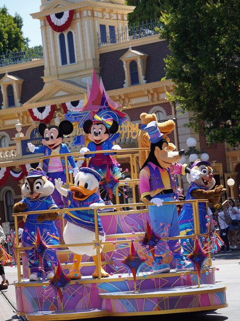 🧸🇺🇸 ダッフィーに会うためにアナハイムへ！✨ | Trip.com アナハイム