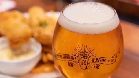 "Repubrew" คราฟต์เบียร์ต้มเองกว่า 20 ชนิด หน้าสถานี Numazu จังหวัดชิซูโอกะ ดีงามจนใจเจ็บ! ✨ — traveler post in นุมะซุ