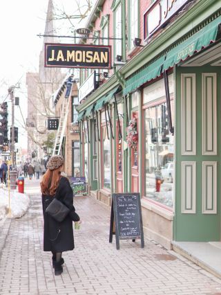 [The oldest in North America!?] A very stylish gourmet food store