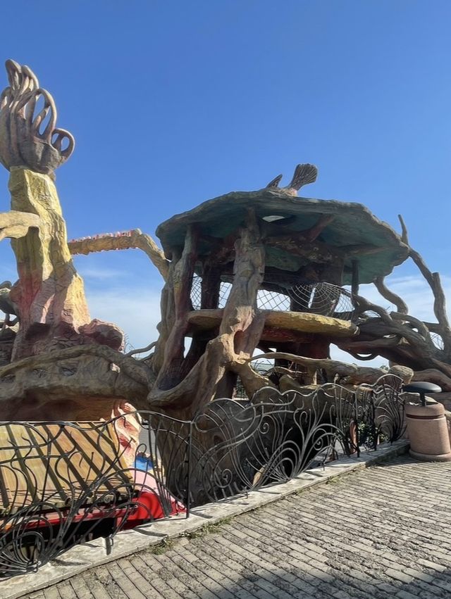 【ジョージア🇬🇪/丘の上の遊園地『ムタツミンダ公園⛲️』】