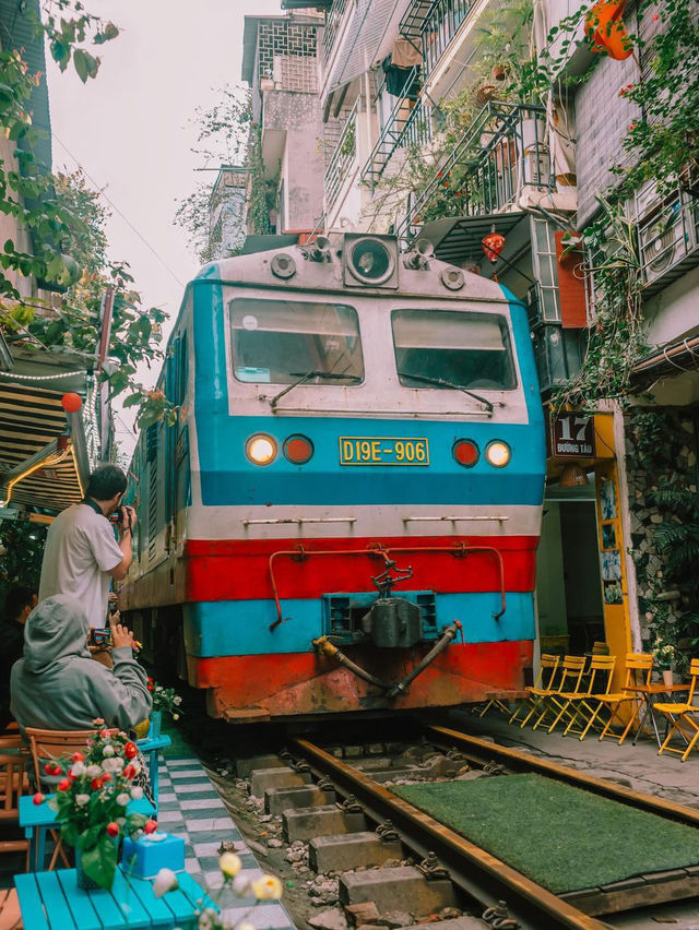 Hanoi Train Street