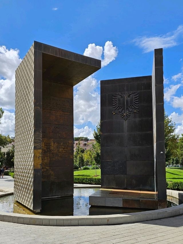 🚶‍♂️ Tirana in One Day – Walking Route & Tips ☀️
