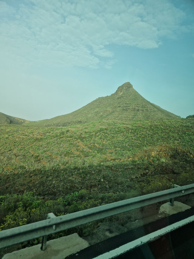 From volcano peaks to black sand beaches — Tenerife, you thrill me 🌋