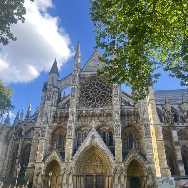 London City Walk: A Perfect Stroll Through History & Modern Buzz