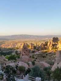 Sunrise over Fairy Chimneys: Your Cappadocia Hot Air Balloon Adventure 🎈🇹🇷