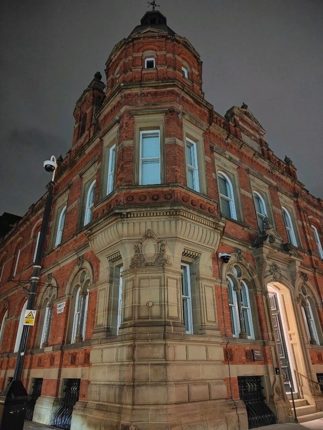 Nightfall at Manchester Metropolitan – A Campus That Glows