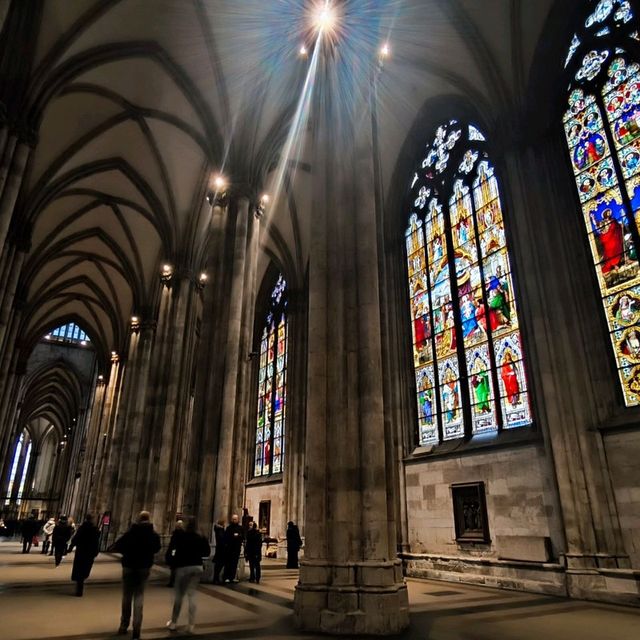 Cologne Weekend Vibes: Where Culture & Chill Collide 🌙🏨 Cologne Weekend Vibes: Where Culture & Chill Collide 🌙🏨