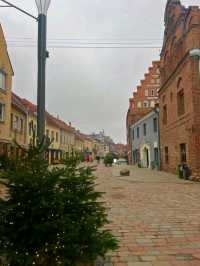 Kaunas Christmas Spirit: Golden Art Deco Glow