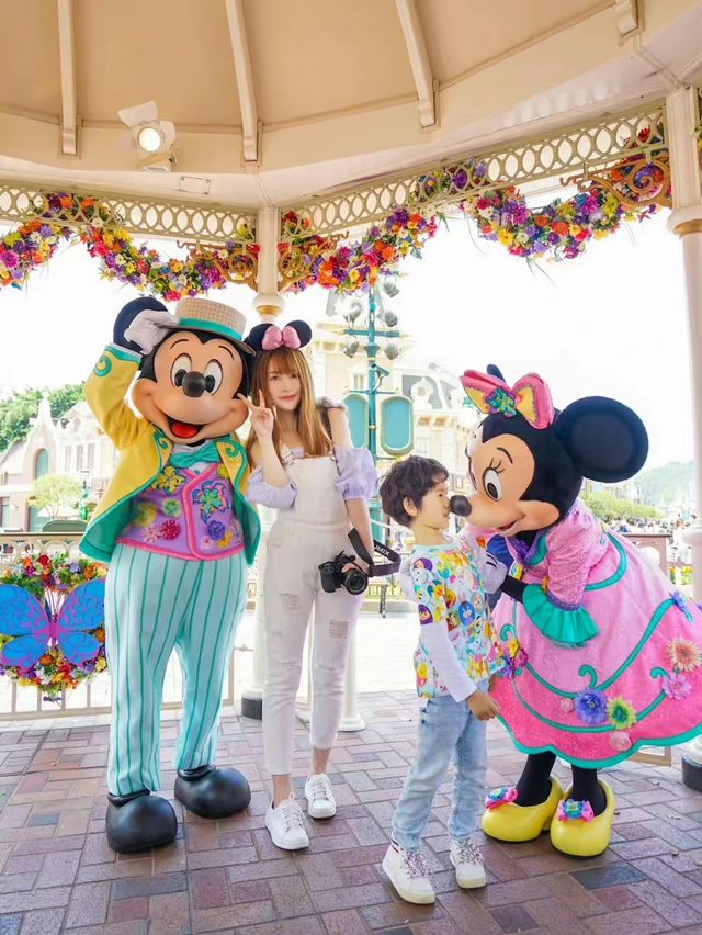 How to enjoy Hong Kong Disneyland? Airport guide included.