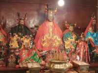 A Hidden and Unique Temple!🇭🇰