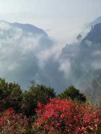 神女景區，位於重慶市巫山縣三峽院子西北側，三峽巫峽內長江北岸