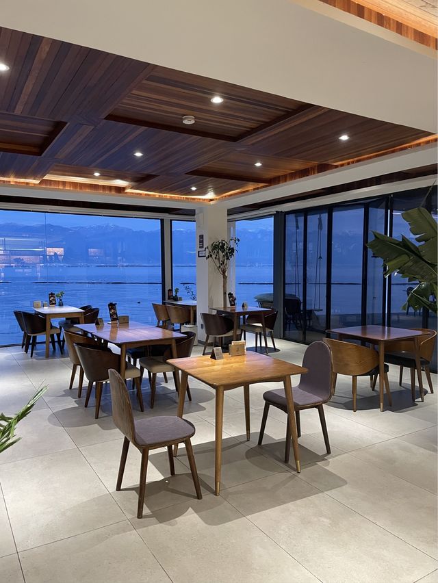 洱海邊超美落日酒店