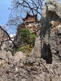 雲南昆明石林丨阿詩瑪的故鄉，山石雕塑奇峰羅列