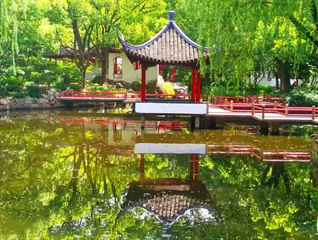 上海浦東に隠れている古典的な庭園は、環境が良く、無料で散策できます