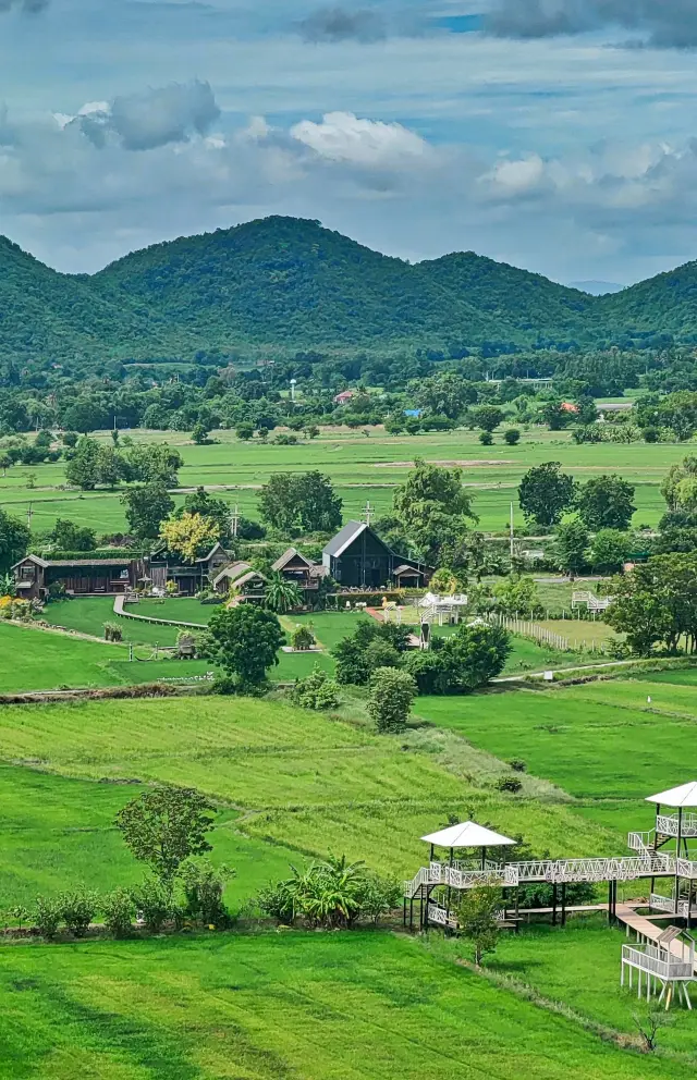 Wat Tham Sua & Meena Cafe in Northern Thailand