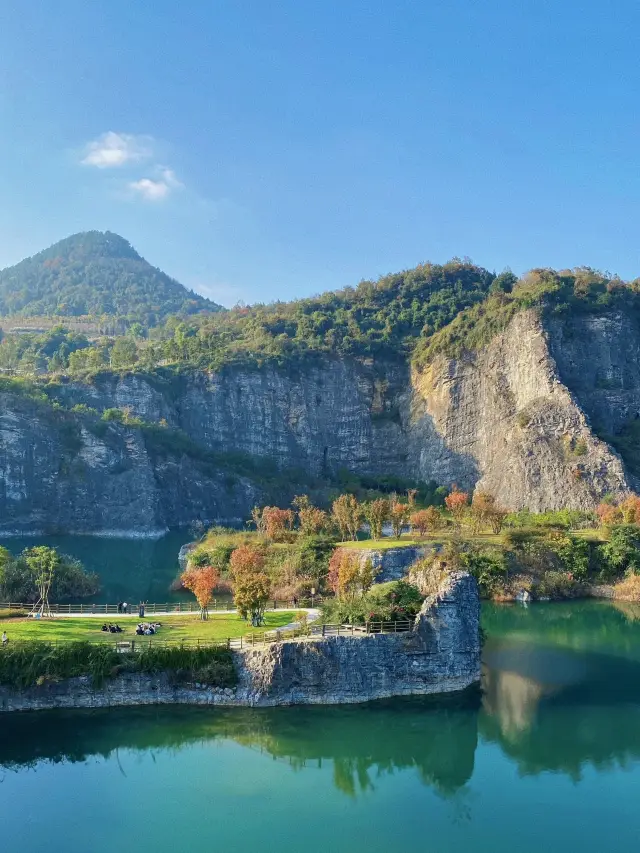 I never expected to find such a beautiful place in the main city of Chongqing!!