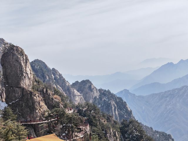 老君山的絕壁棧道