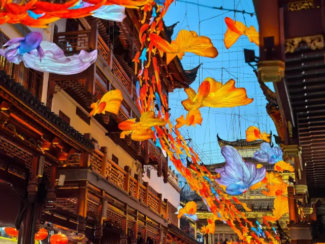 Yuyuan Garden Lantern Exhibition - A Wondrous Record of Mountains and Seas