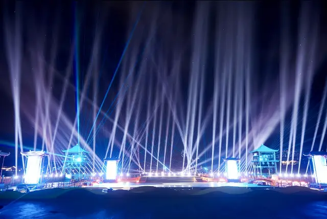 大喬陪我們一起去七鯉古鎮，峽谷探險