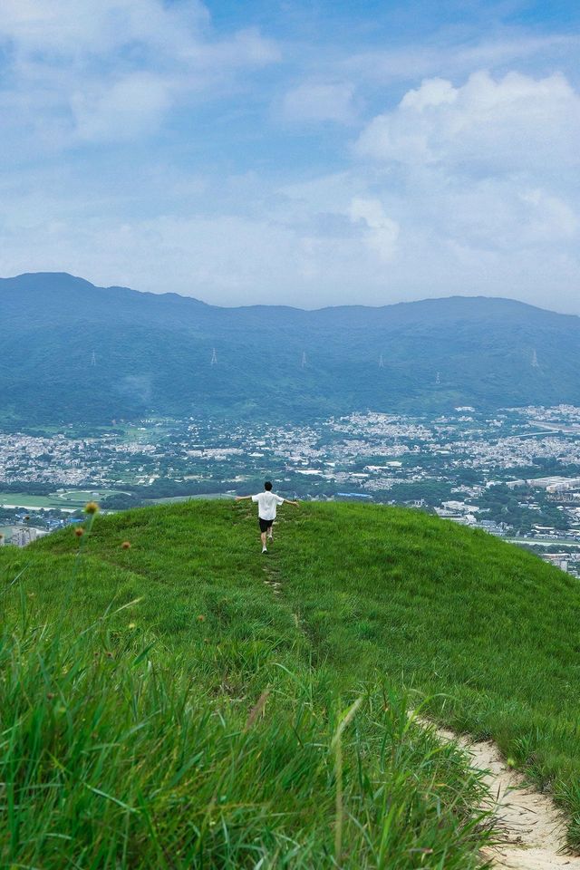 深圳30分鐘直達絕美山頂大草原 堪比武功山