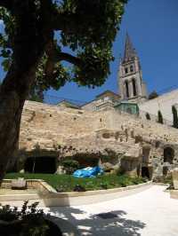 🌟 Saint-Emilion's Finest Stays Unveiled 🏰✨