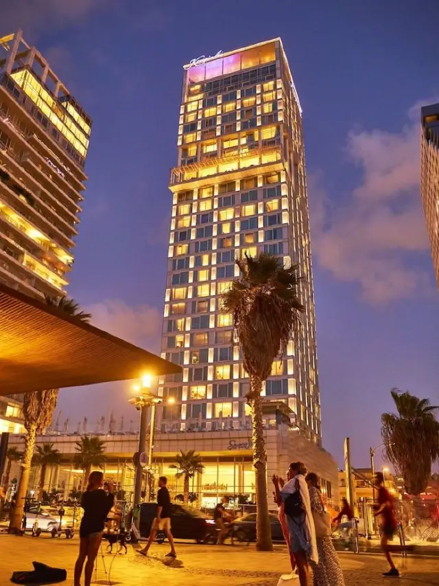 🌟 Tel Aviv's Top Stays: Luxury and Views 🌟