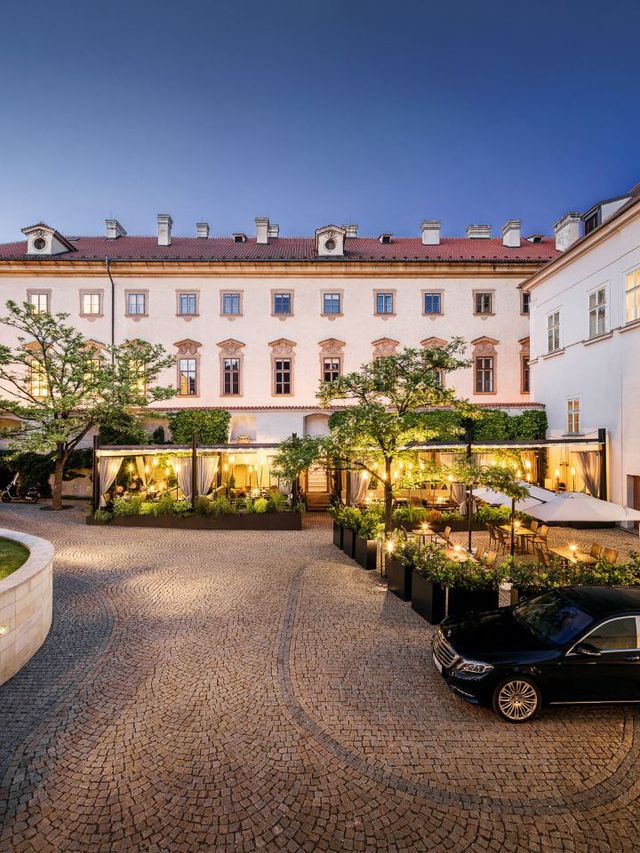 🌟 Prague's Hidden Gem: Mandarin Oriental ✨