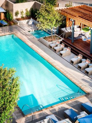 🌟 Menlo Park Marvels: Discover Hotel Nia's Charm 🏨✨