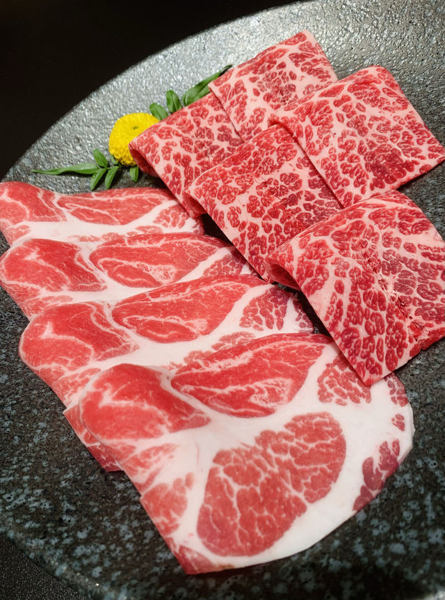 食材嚴選、頂級、新鮮、時令，讓人無法拒絕且欲罷不能地好吃。