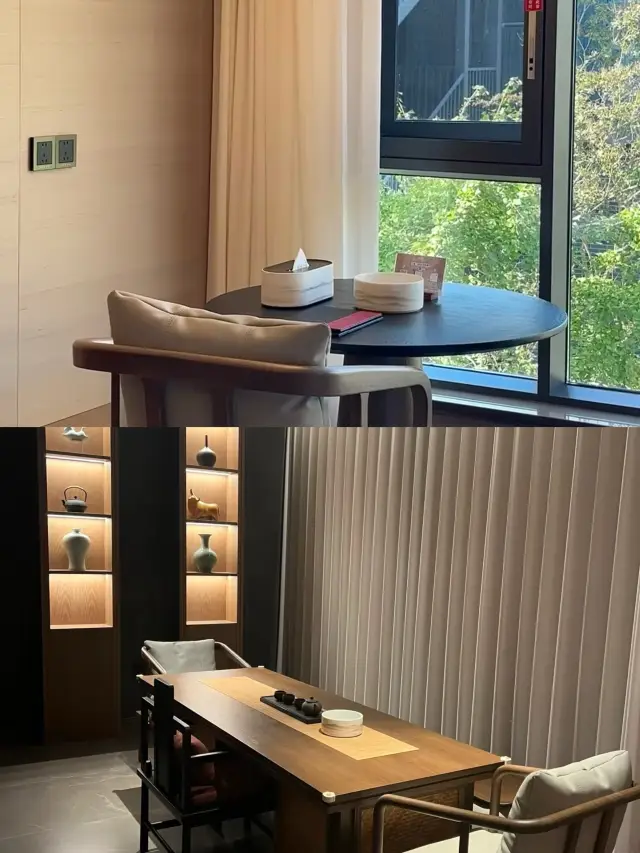 What's it like to stay in a hotel in a park? 