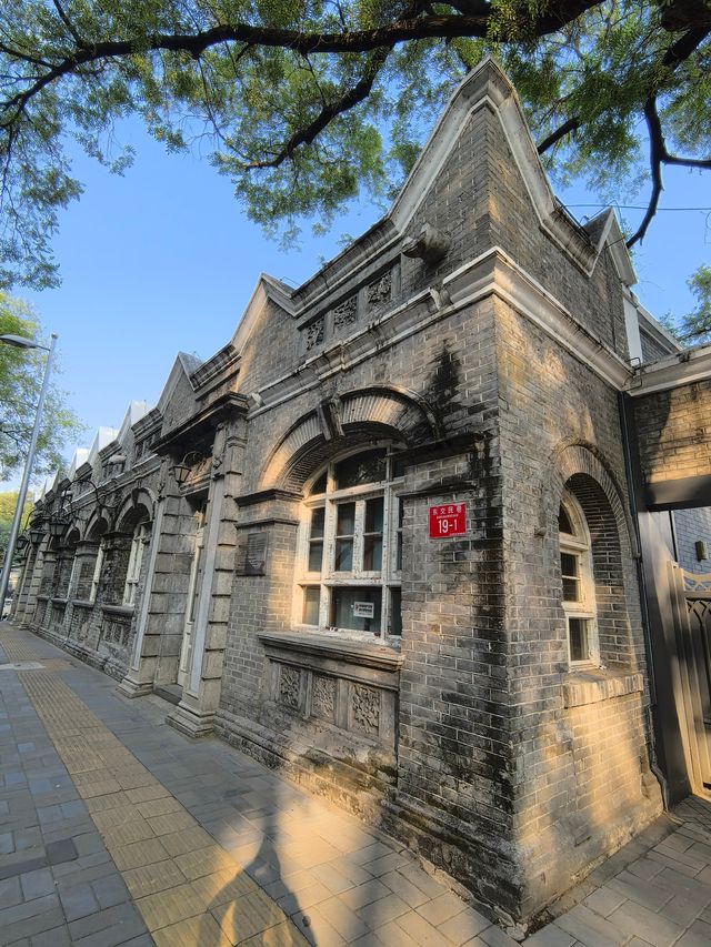 北京天安門東側東交民巷，百年舊使館，多樣建築風，最長胡同。